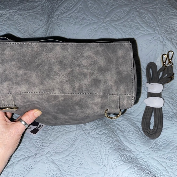 BACKPACK BRAND NEW‼️ Medium size lightweight backpack woven gray faux suede - Picture 10 of 10